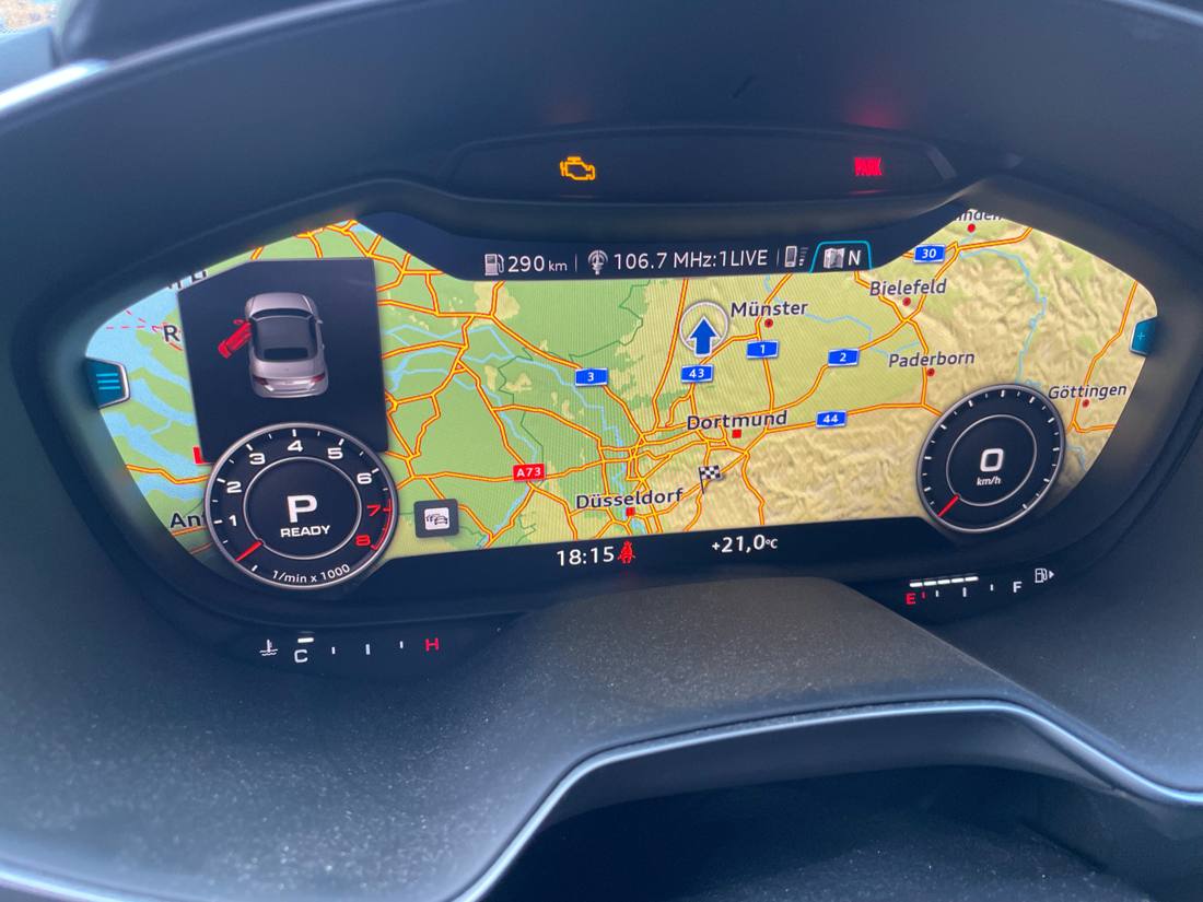 Audi Virtual Cockpit mit Navigationskarte